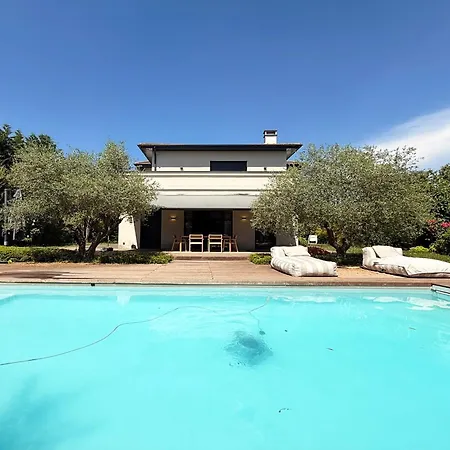 Ferrand Modern With A Heated Pool And A Garden Villa Saint-Didier-au-Mont-d'Or
