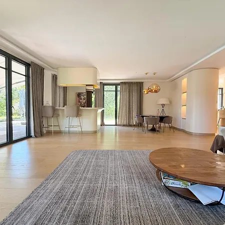 Ferrand Modern With A Heated Pool And A Garden Saint-Didier-au-Mont-d'Or