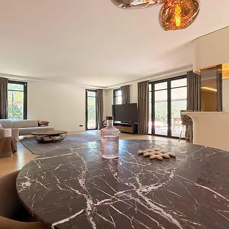 Ferrand Modern With A Heated Pool And A Garden Saint-Didier-au-Mont-d'Or