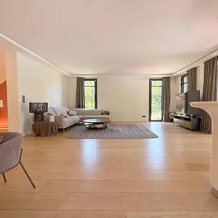 فيلة Ferrand Modern With A Heated Pool And A Garden