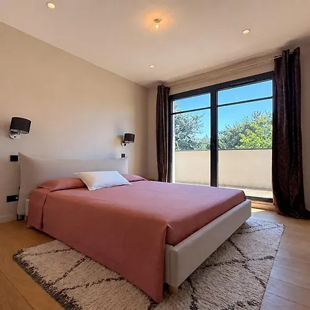 Villa Ferrand Modern With A Heated Pool And A Garden *