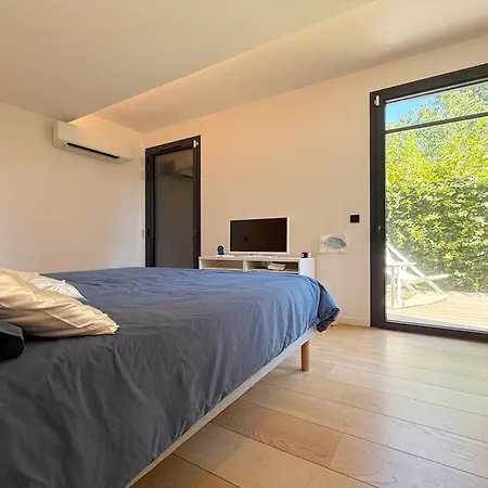Villa Ferrand Modern With A Heated Pool And A Garden Saint-Didier-au-Mont-d'Or