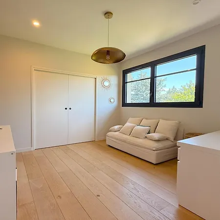 Ferrand Modern With A Heated Pool And A Garden * Saint-Didier-au-Mont-d'Or