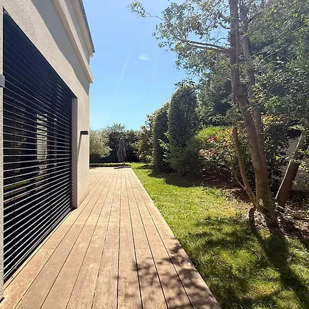 Ferrand Modern With A Heated Pool And A Garden